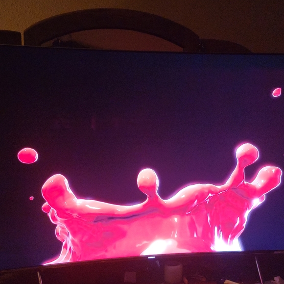 Samsung 65" quantum dot LED CURVED smart TV - Picture 3 of 13